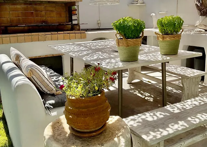 Rodia Studios & Apartments