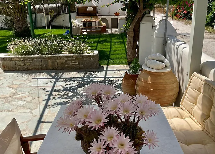 Rodia Studios & Apartments