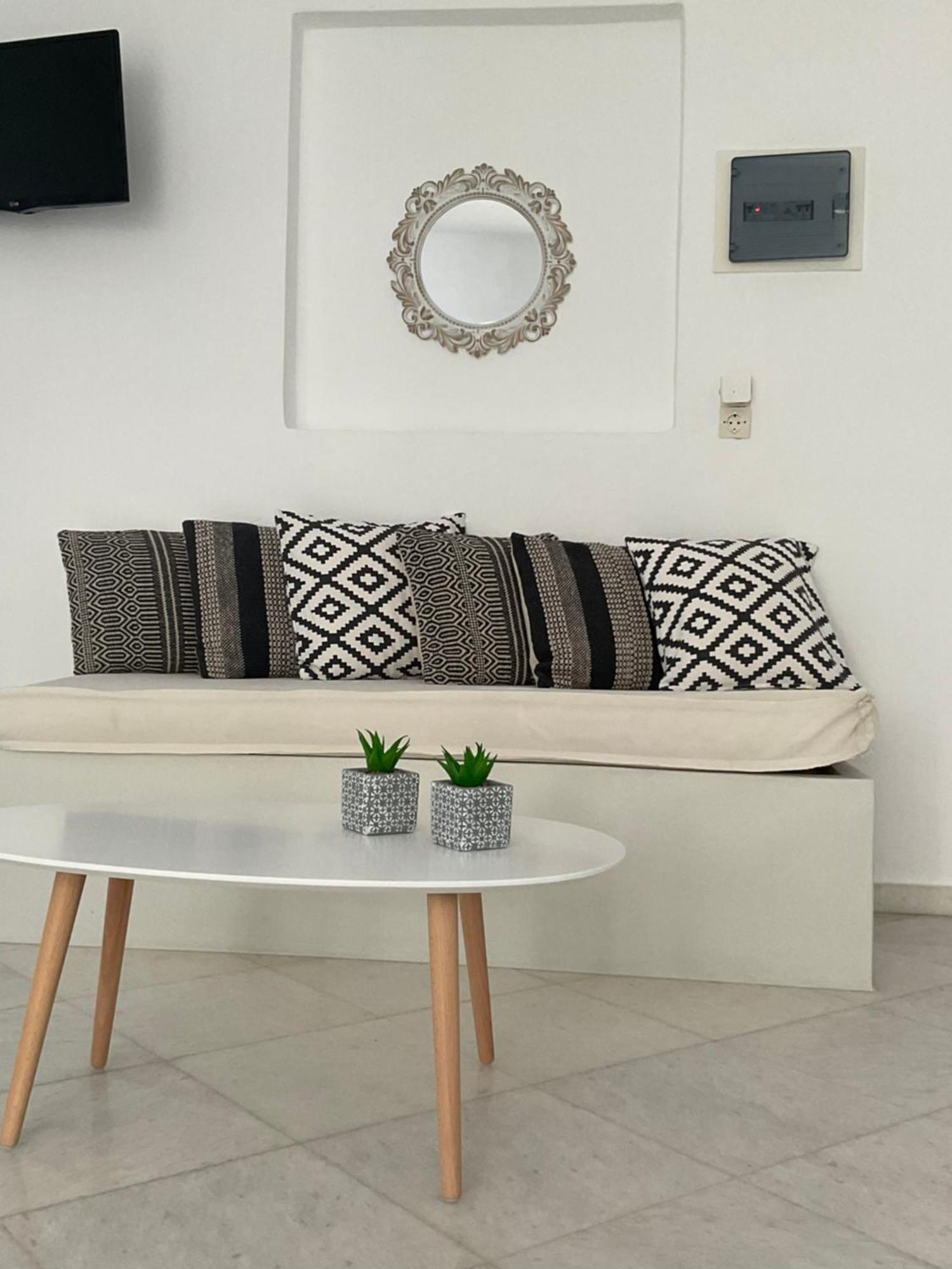 Rodia & Apartment
